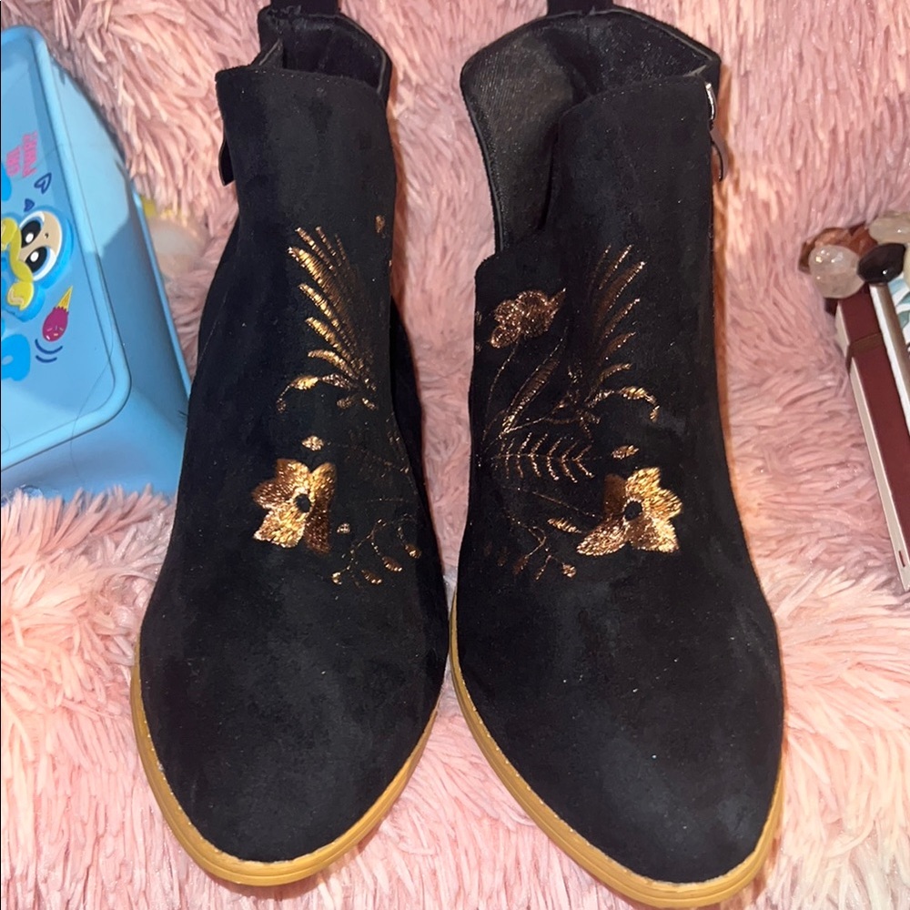 Elegant Black and Gold Embroidered Women's Boots